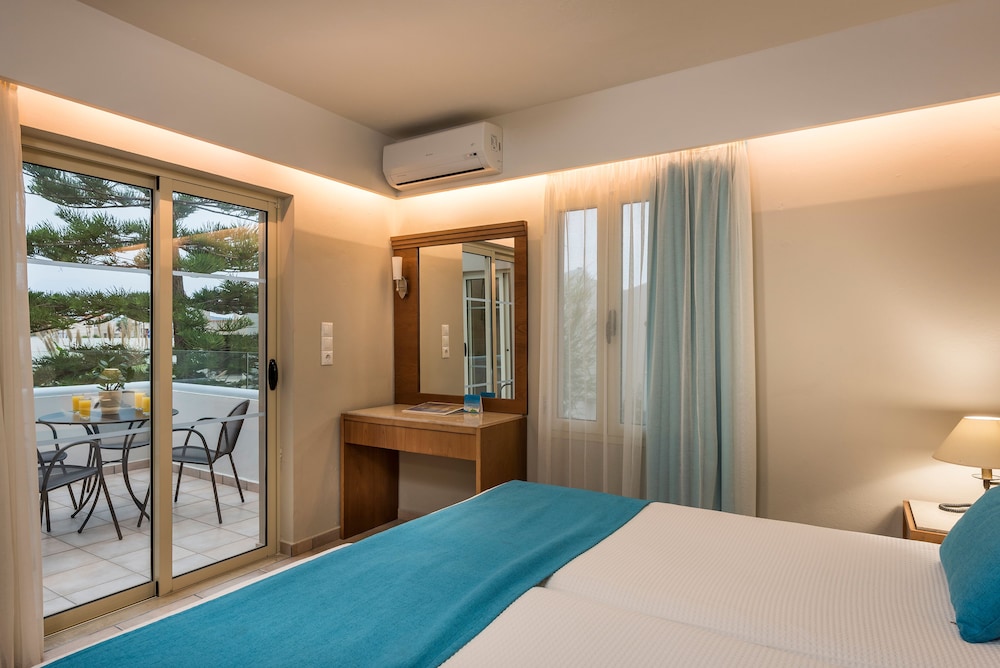 Elotis Suites — Hotel rooms in Chania