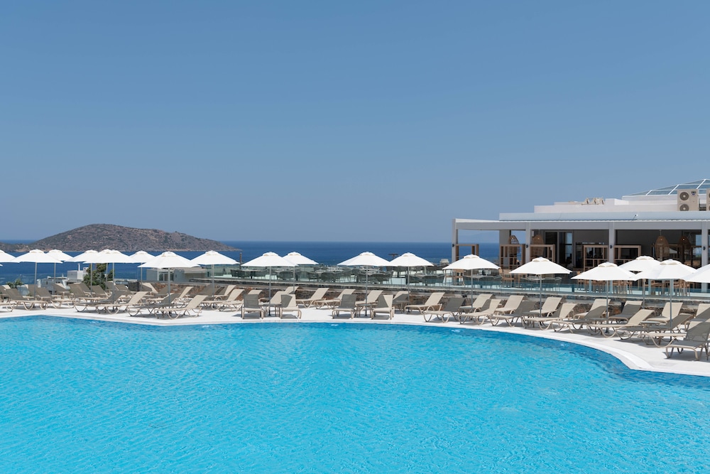 Elounda Breeze Resort - All Inclusive — Swimming pool in Elounda