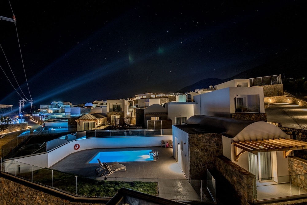 Elounda Breeze Resort - All Inclusive — Swimming pool in Elounda