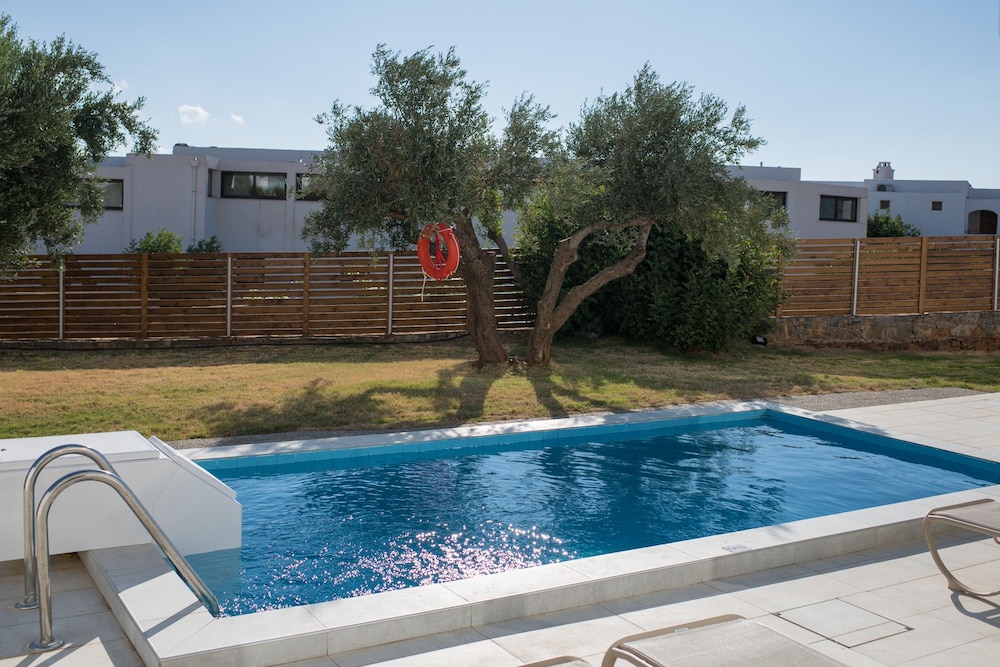 Elounda Breeze Resort - All Inclusive — Swimming pool in Elounda