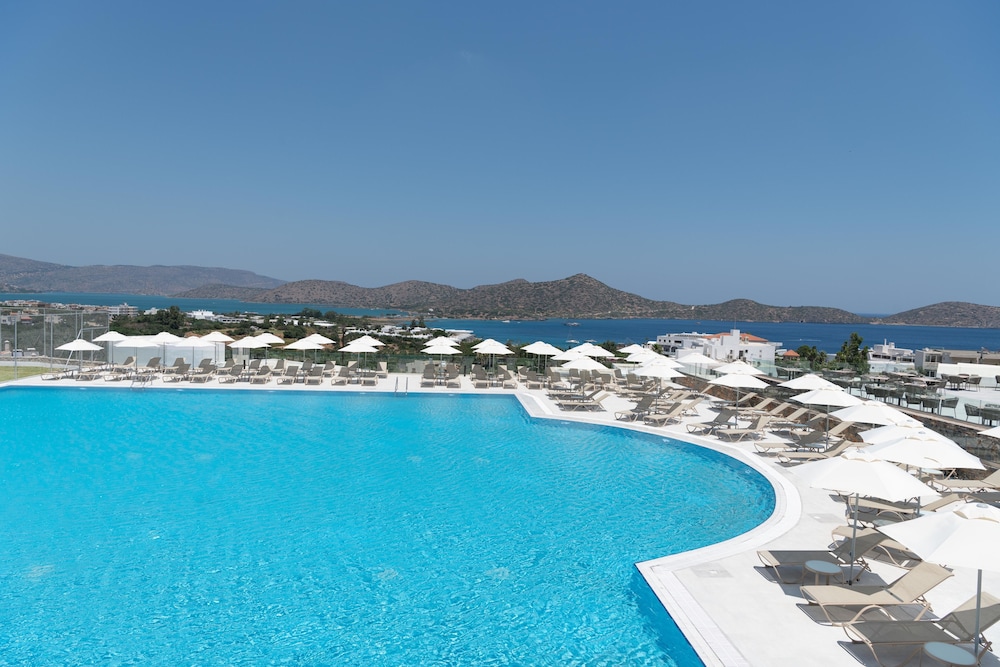 Elounda Breeze Resort - All Inclusive — Swimming pool in Elounda