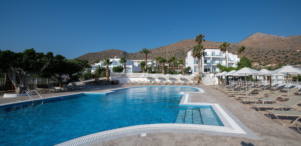 Elounda Breeze Resort - All Inclusive — Swimming pool in Elounda