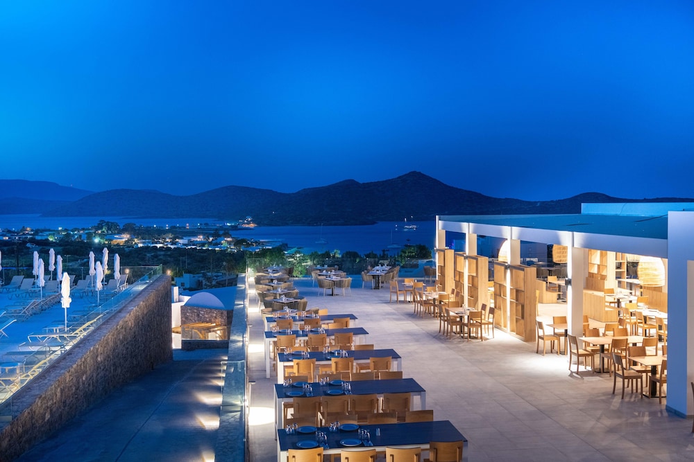 Elounda Breeze Resort - All Inclusive — Restaurant & bars in Elounda
