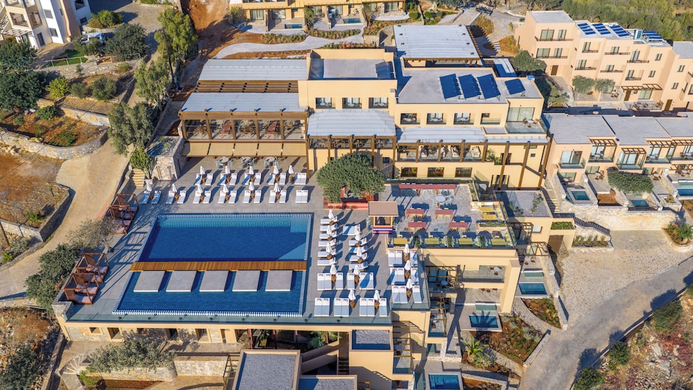 INNSiDE by Meliá Crete Elounda — Swimming pool in Elounda