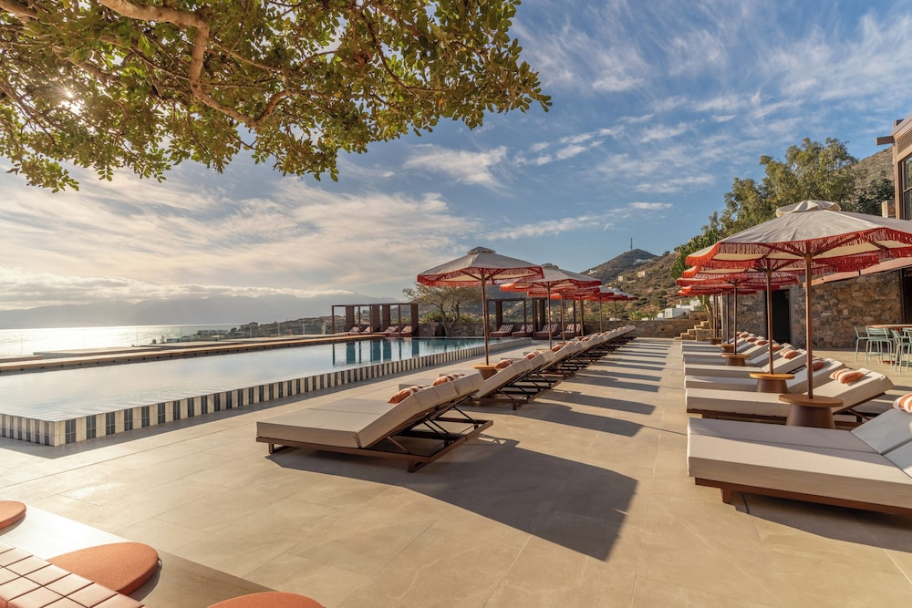 INNSiDE by Meliá Crete Elounda — Swimming pool in Elounda