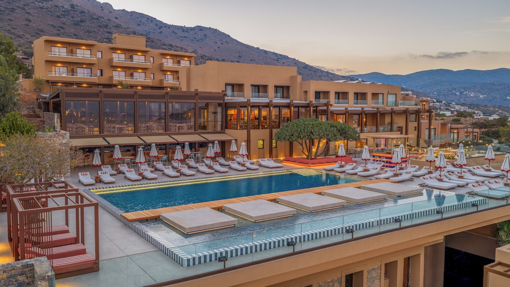 INNSiDE by Meliá Crete Elounda — Swimming pool in Elounda