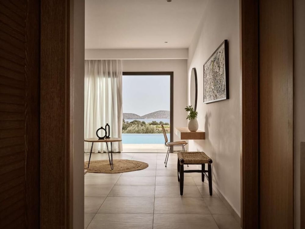 Elounda Palm Hotel — Hotel rooms in Elounda