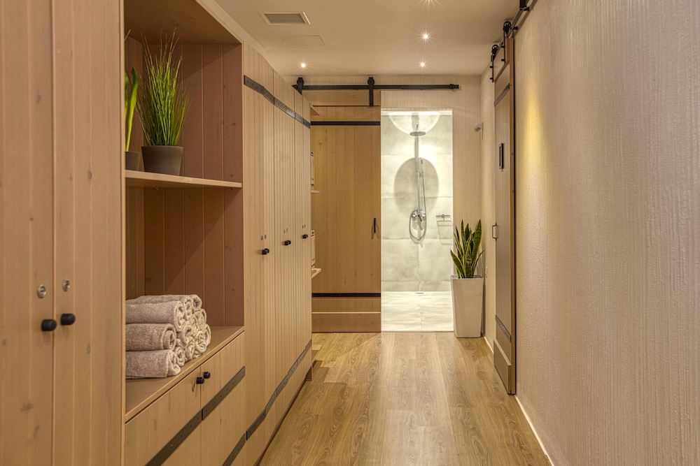 Elounda Palm Hotel — Hotel rooms in Elounda