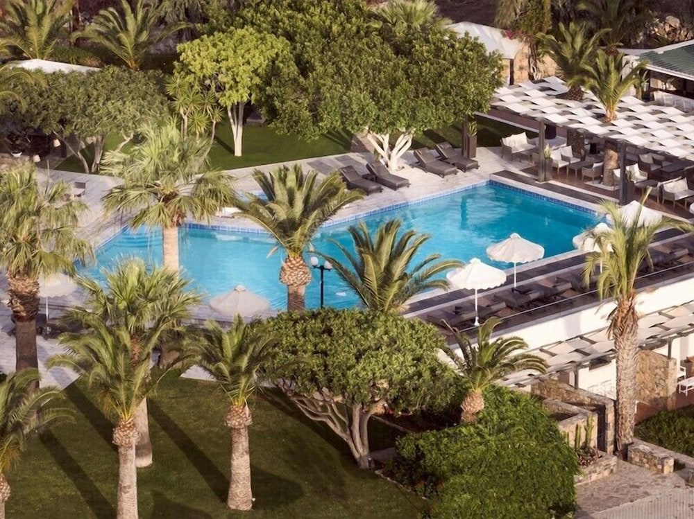 Elounda Palm Hotel — Swimming pool in Elounda