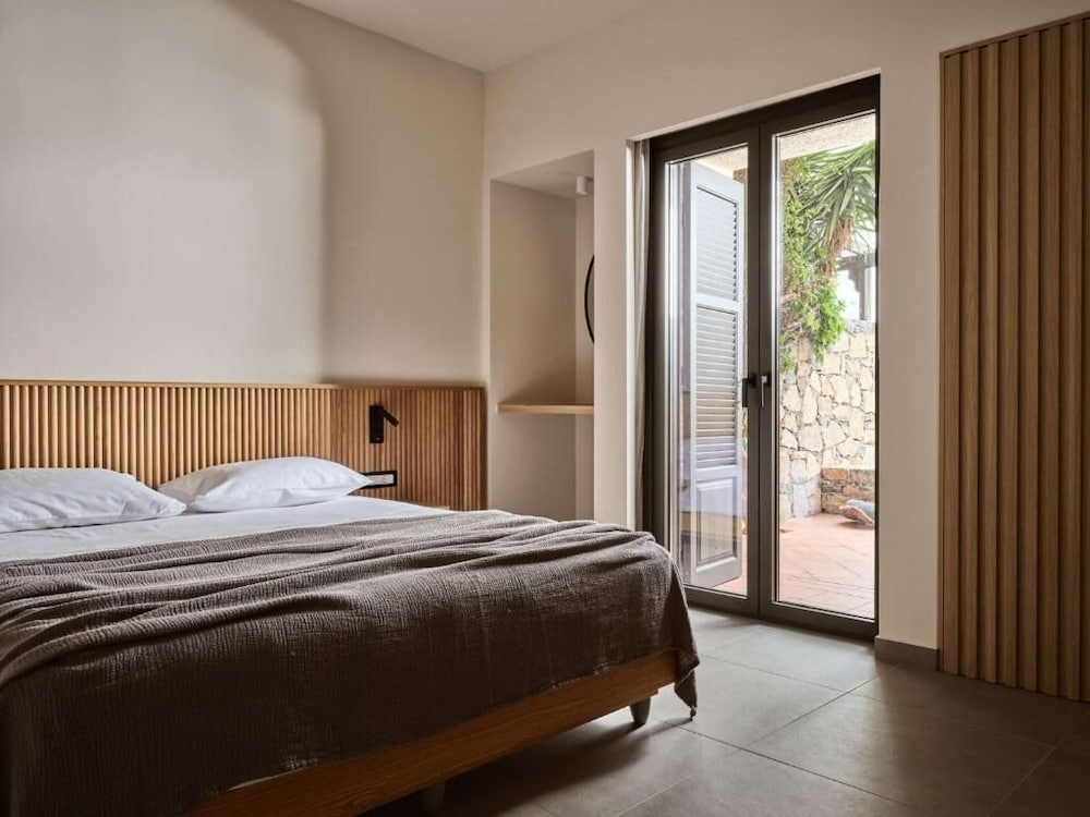 Elounda Palm Hotel — Hotel rooms in Elounda