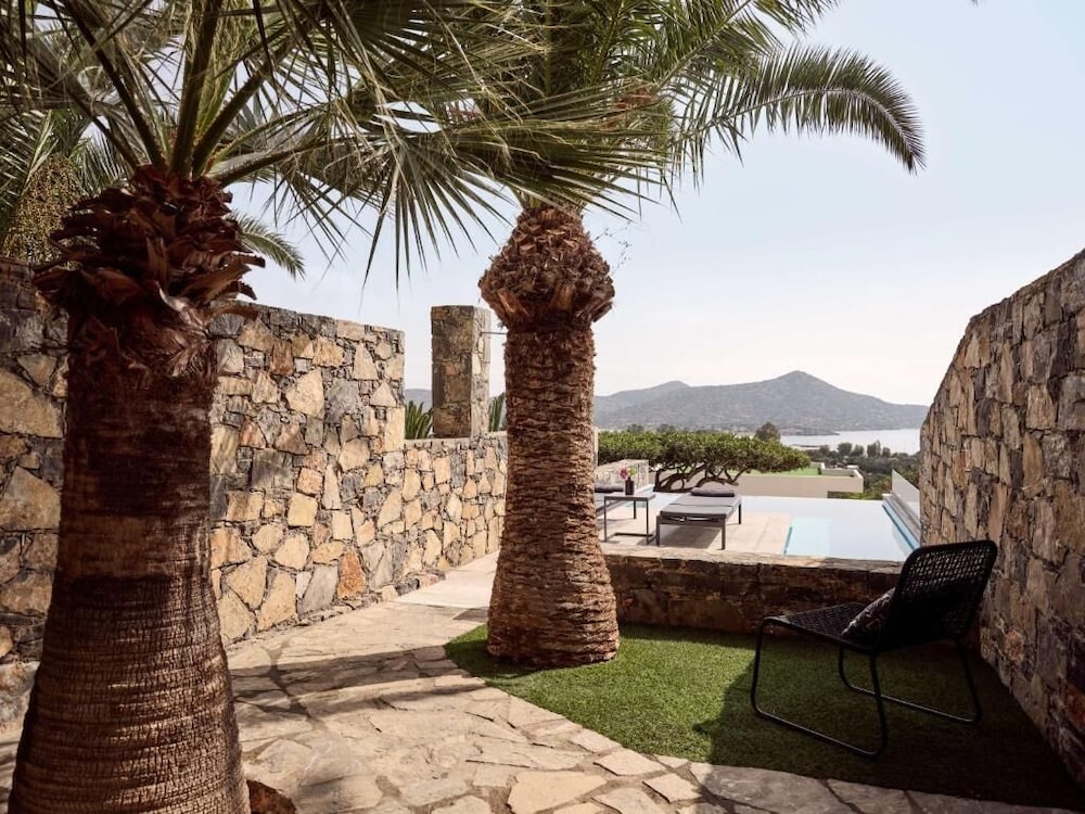 Elounda Palm Hotel — Swimming pool in Elounda