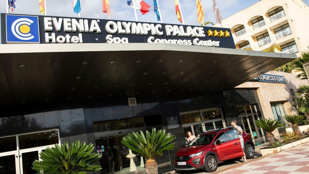 Evenia Olympic Palace — Hotel building in Lloret de Mar, Catalonia