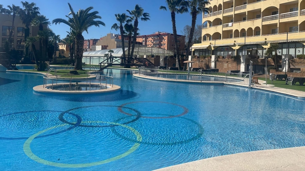Evenia Olympic Palace — Swimming pool in Lloret de Mar, Catalonia