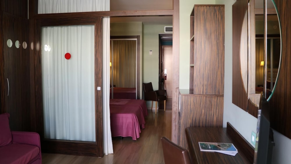 Evenia Olympic Palace — Hotel rooms in Lloret de Mar, Catalonia
