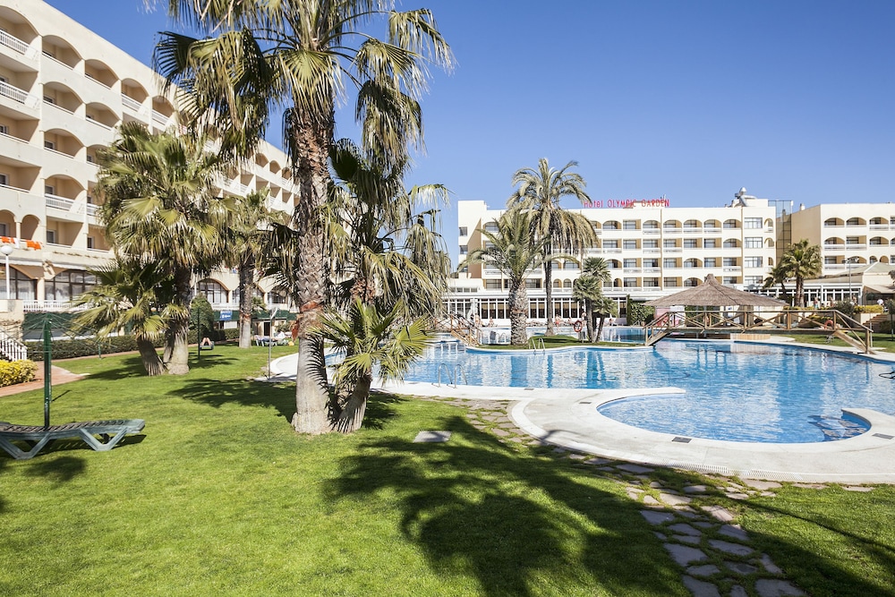 Evenia Olympic Palace — Swimming pool in Lloret de Mar, Catalonia