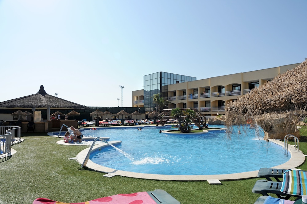 Evenia Olympic Palace — Swimming pool in Lloret de Mar, Catalonia