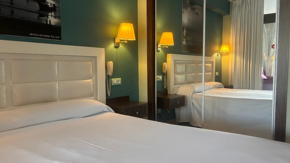 Evenia Olympic Palace — Hotel rooms in Lloret de Mar, Catalonia