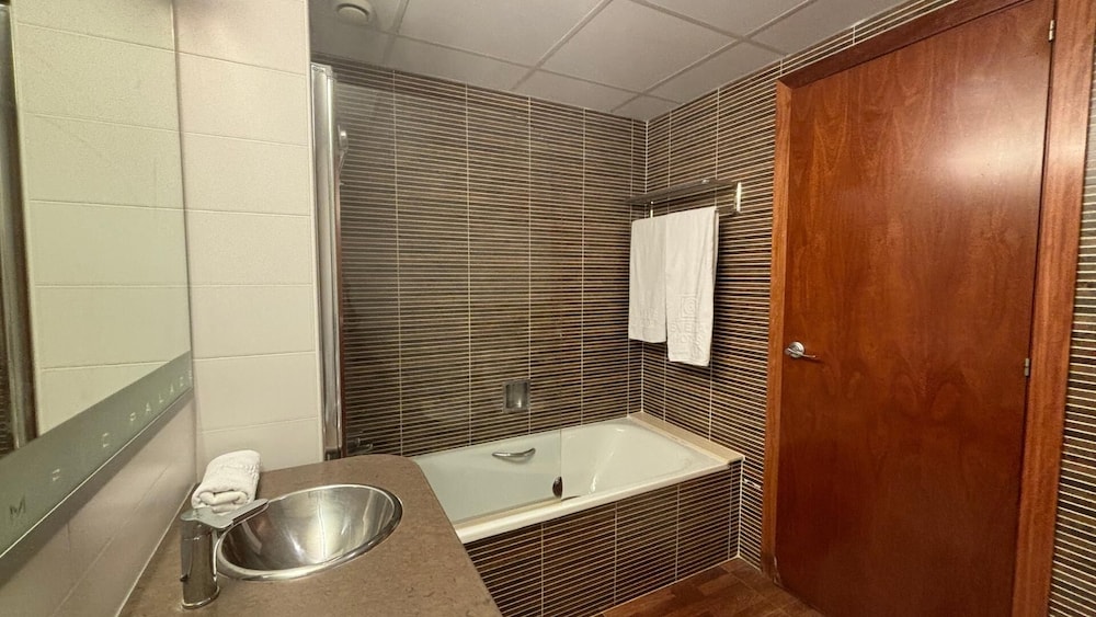 Evenia Olympic Palace — Hotel rooms in Lloret de Mar, Catalonia