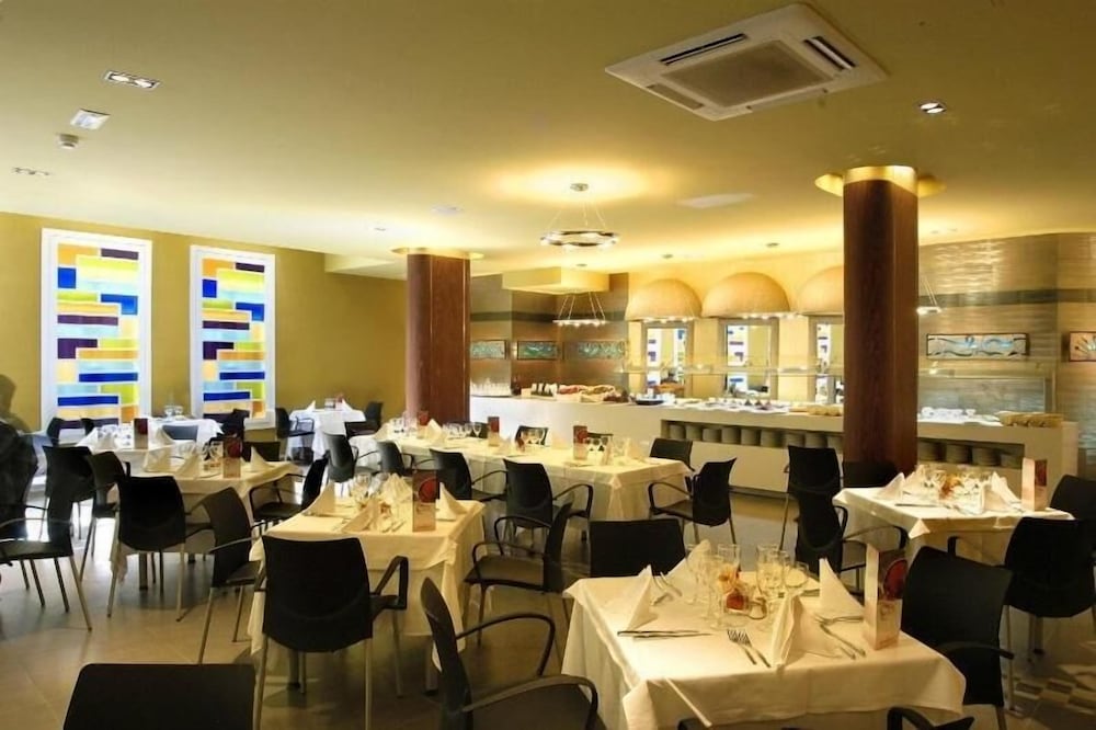 Evenia Olympic Palace — Restaurant & bars in Lloret de Mar, Catalonia