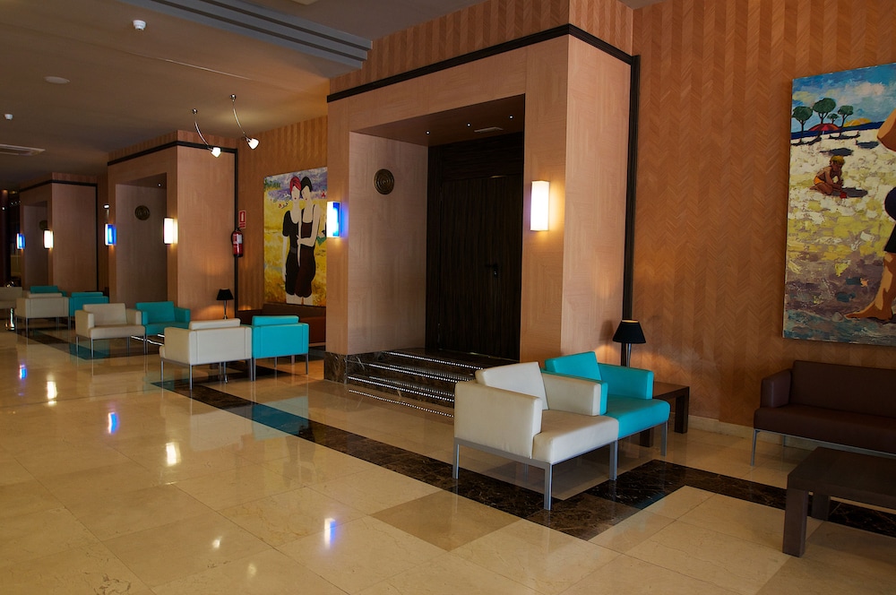 Evenia Olympic Palace — Hotel building in Lloret de Mar, Catalonia
