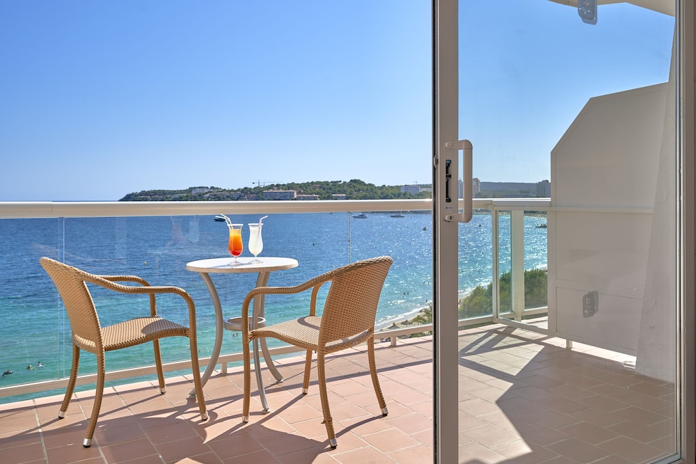 Flamboyan Caribe Hotel & Spa — Hotel rooms in Magaluf, Balearic Islands