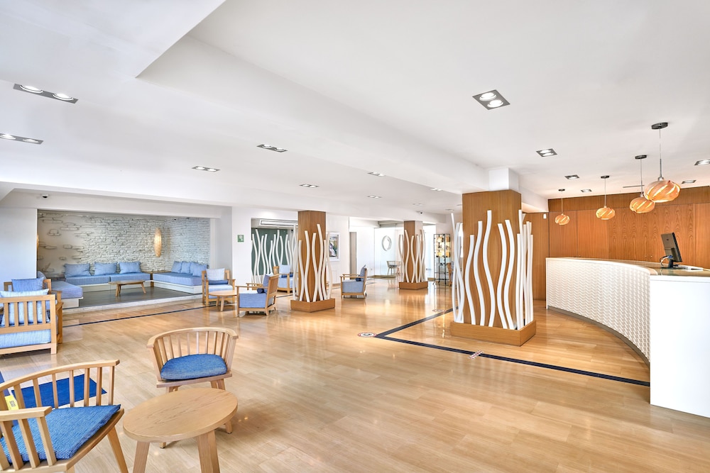 Flamboyan Caribe Hotel & Spa — Hotel building in Magaluf, Balearic Islands