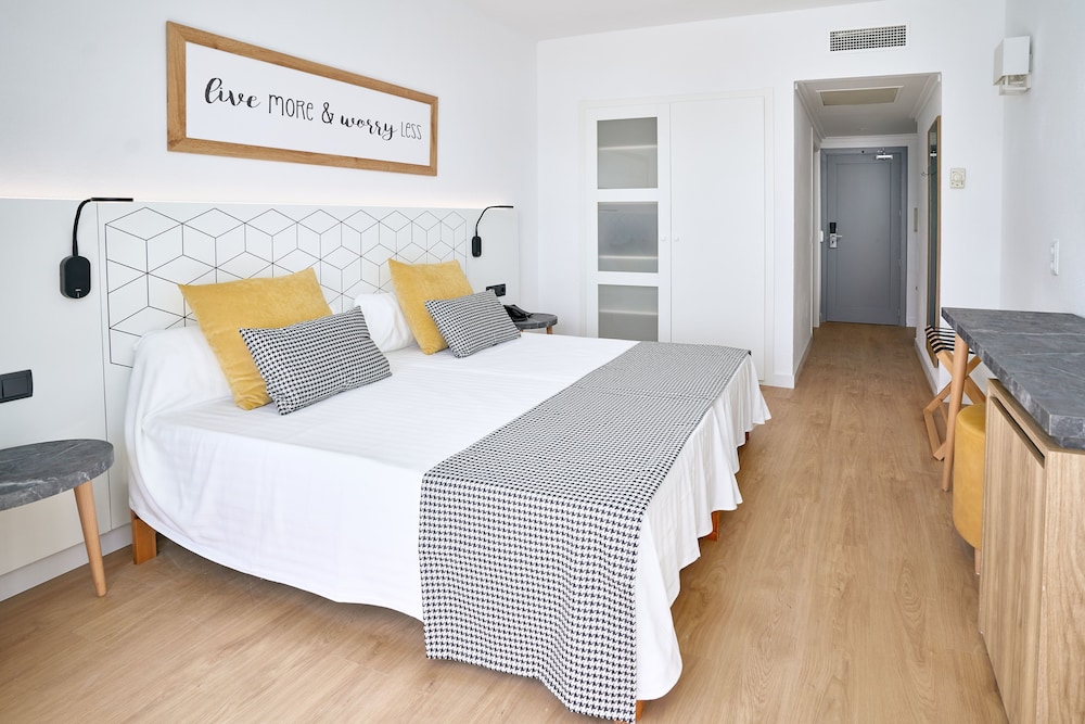 Flamboyan Caribe Hotel & Spa — Hotel rooms in Magaluf, Balearic Islands