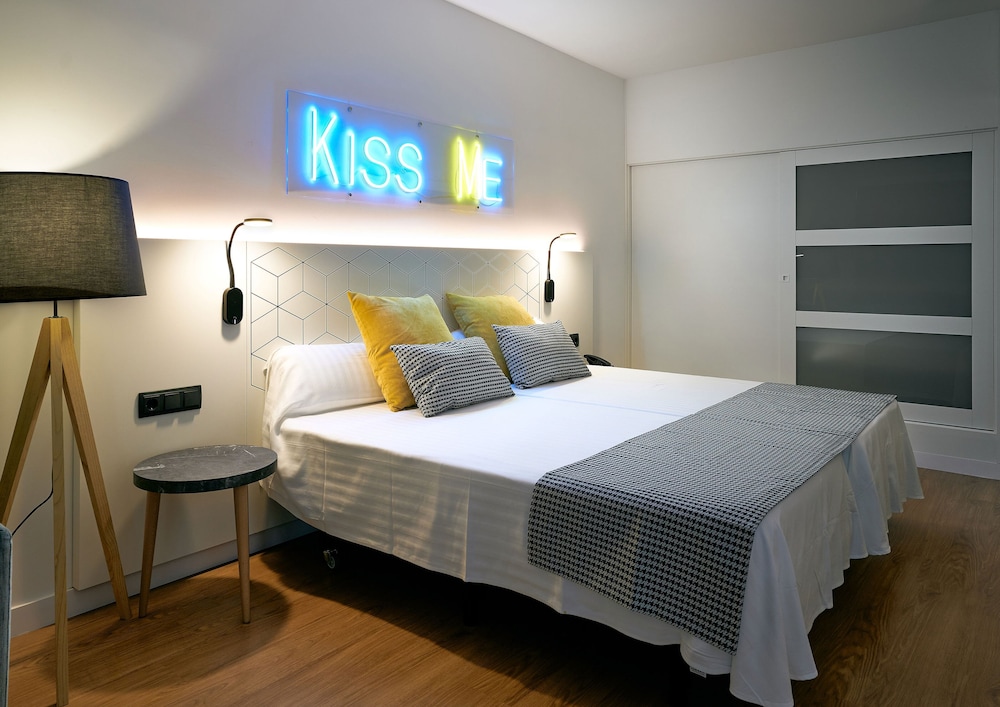 Flamboyan Caribe Hotel & Spa — Hotel rooms in Magaluf, Balearic Islands