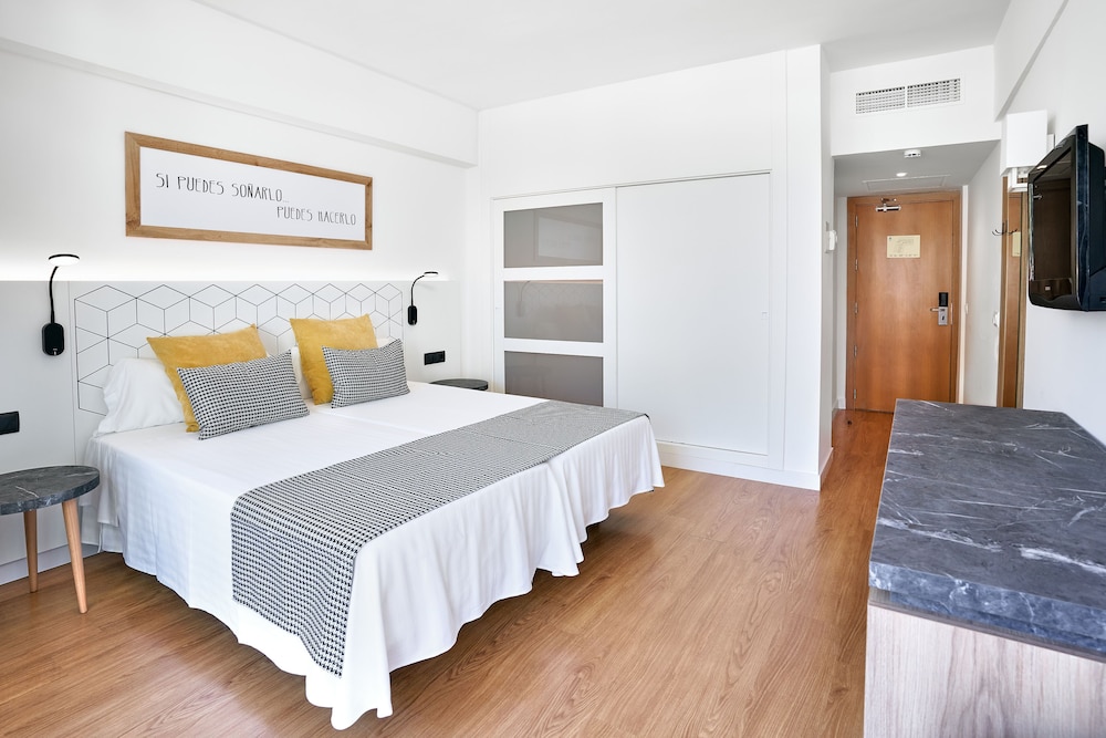 Flamboyan Caribe Hotel & Spa — Hotel rooms in Magaluf, Balearic Islands