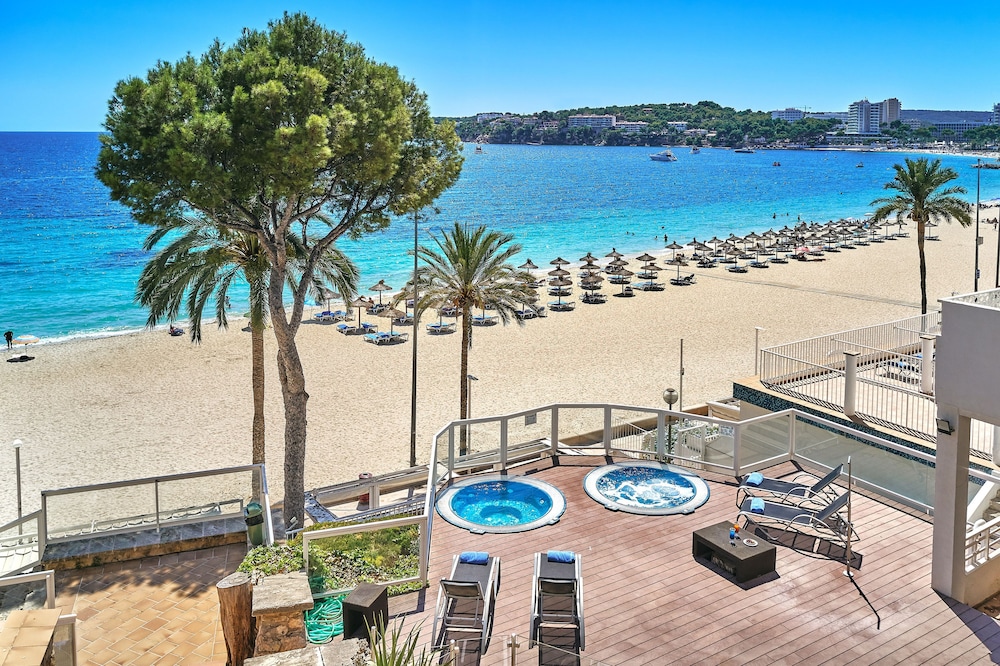 Flamboyan Caribe Hotel & Spa — Beach in Magaluf, Balearic Islands