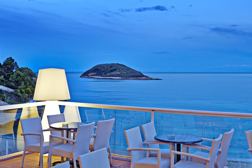 Flamboyan Caribe Hotel & Spa — Restaurant & bars in Magaluf, Balearic Islands