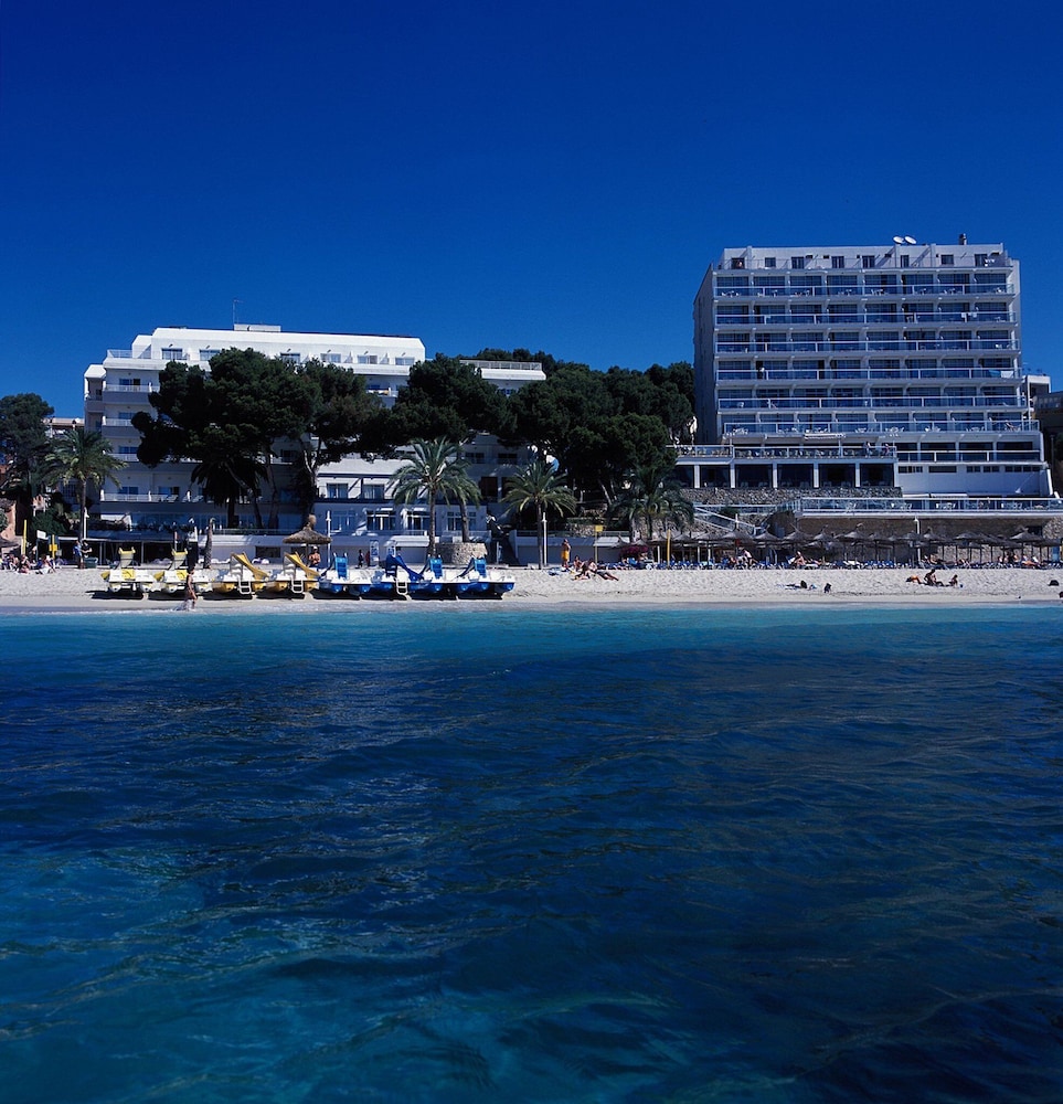 Flamboyan Caribe Hotel & Spa — Beach in Magaluf, Balearic Islands