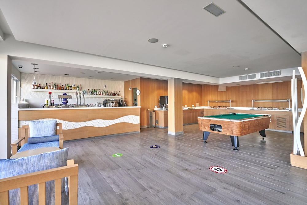 Flamboyan Caribe Hotel & Spa — Restaurant & bars in Magaluf, Balearic Islands