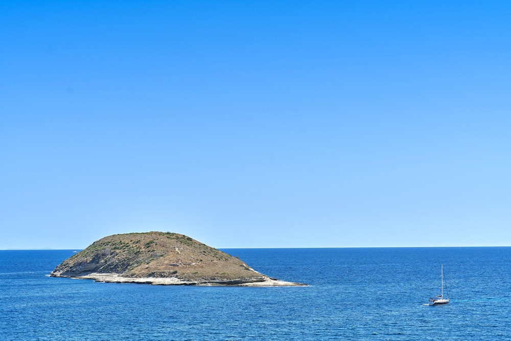 Flamboyan Caribe Hotel & Spa — Attractions in the area in Magaluf, Balearic Islands