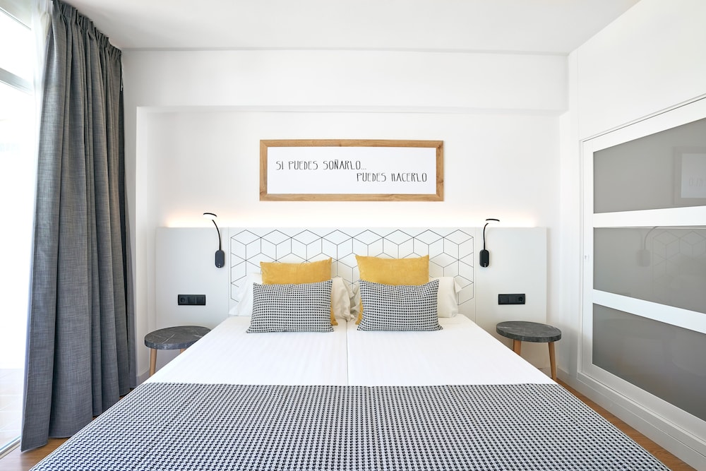 Flamboyan Caribe Hotel & Spa — Hotel rooms in Magaluf, Balearic Islands