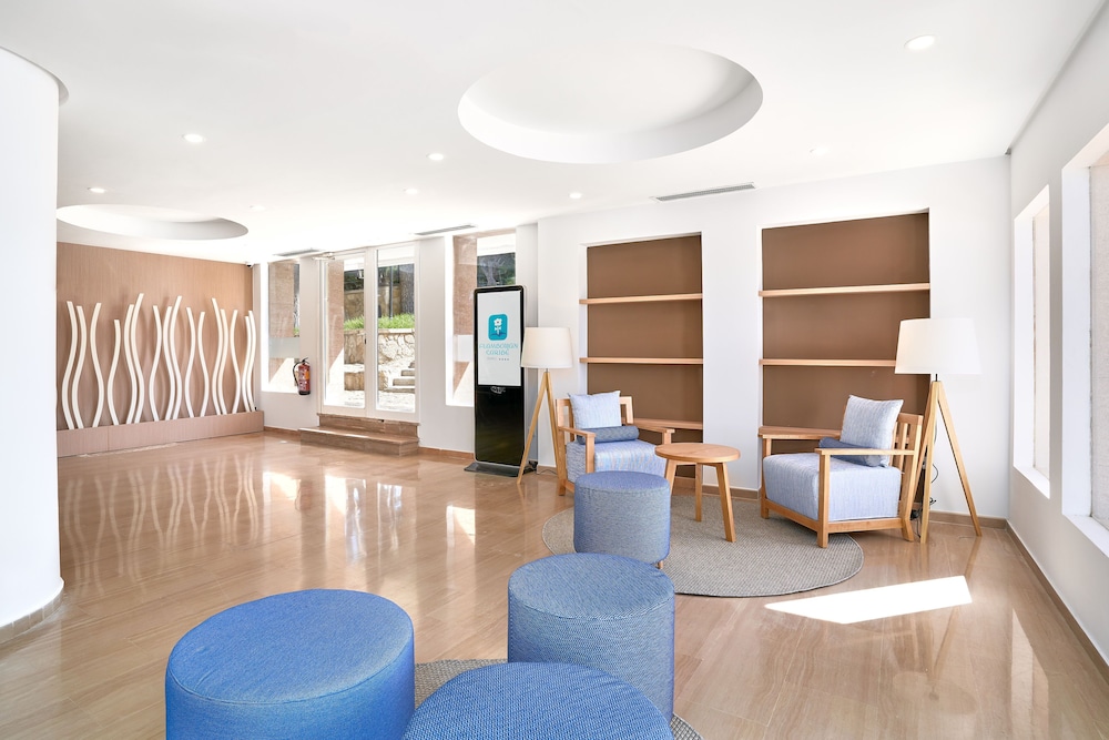 Flamboyan Caribe Hotel & Spa — Hotel building in Magaluf, Balearic Islands