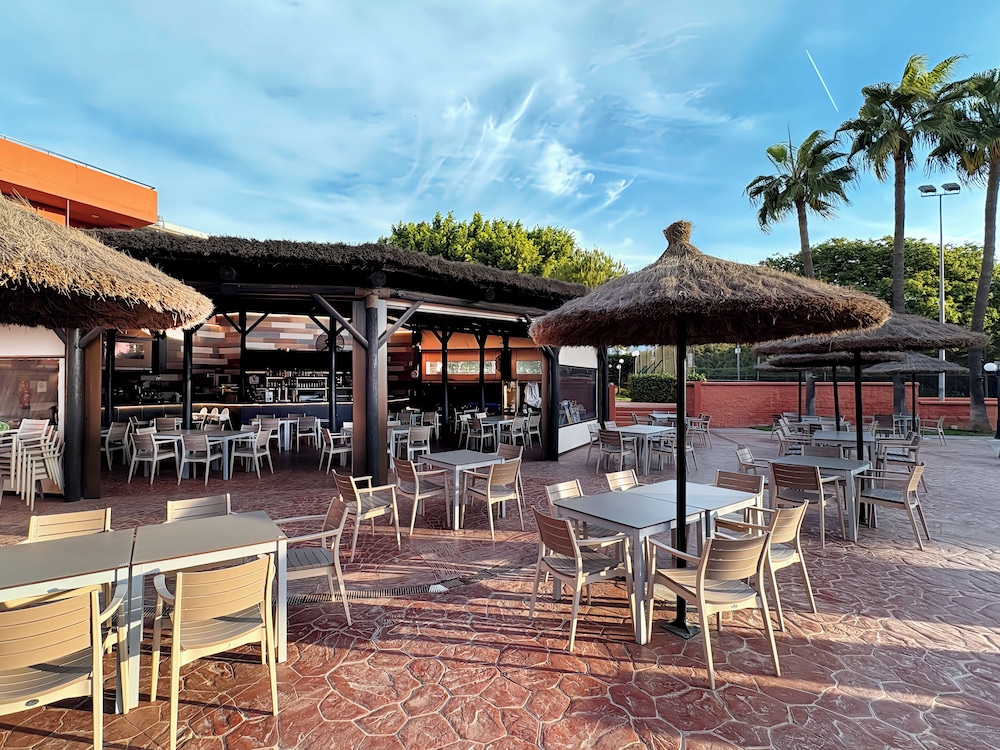 Aparthotel Fuengirola Beach — Restaurant & bars in Fuengirola, Andalusia
