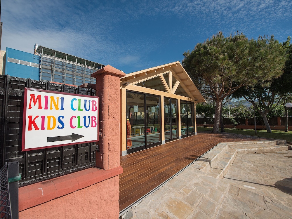 Aparthotel Fuengirola Beach — Attractions for children in Fuengirola, Andalusia