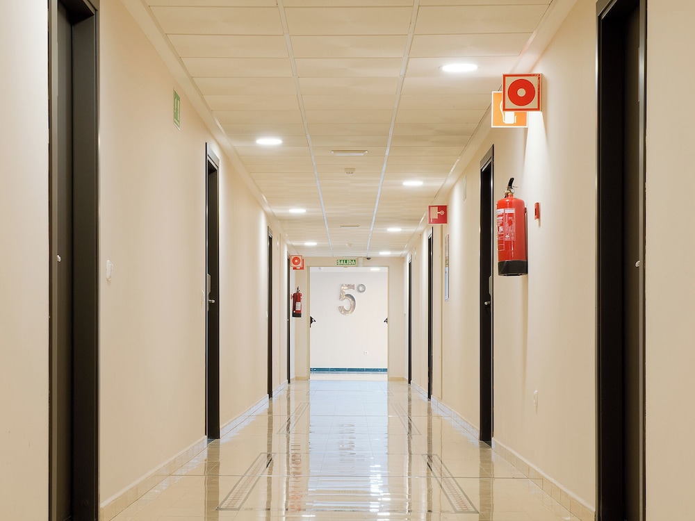 Aparthotel Fuengirola Beach — Hotel building in Fuengirola, Andalusia