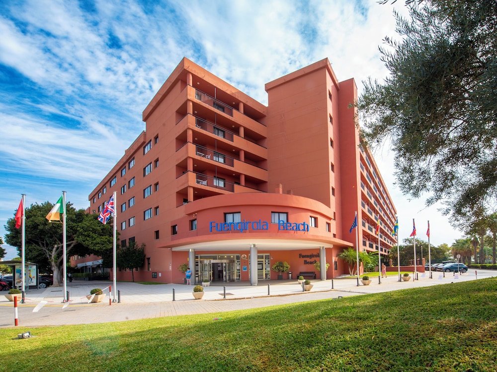 Aparthotel Fuengirola Beach — Hotel building in Fuengirola, Andalusia