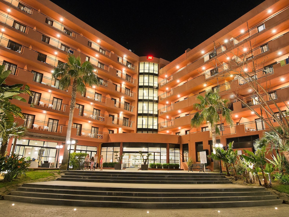 Aparthotel Fuengirola Beach — Hotel building in Fuengirola, Andalusia