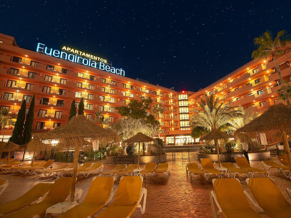 Aparthotel Fuengirola Beach — Hotel building in Fuengirola, Andalusia