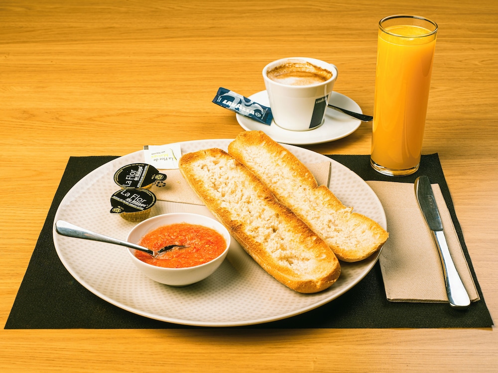 Aparthotel Fuengirola Beach — Restaurant & bars in Fuengirola, Andalusia