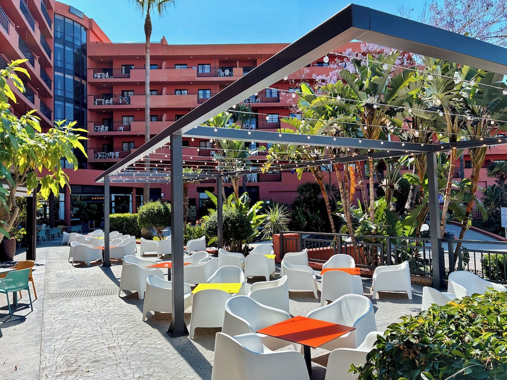 Aparthotel Fuengirola Beach — Restaurant & bars in Fuengirola, Andalusia