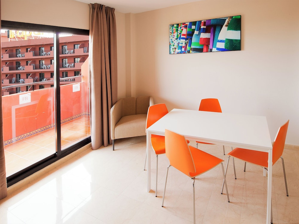 Aparthotel Fuengirola Beach — Hotel rooms in Fuengirola, Andalusia