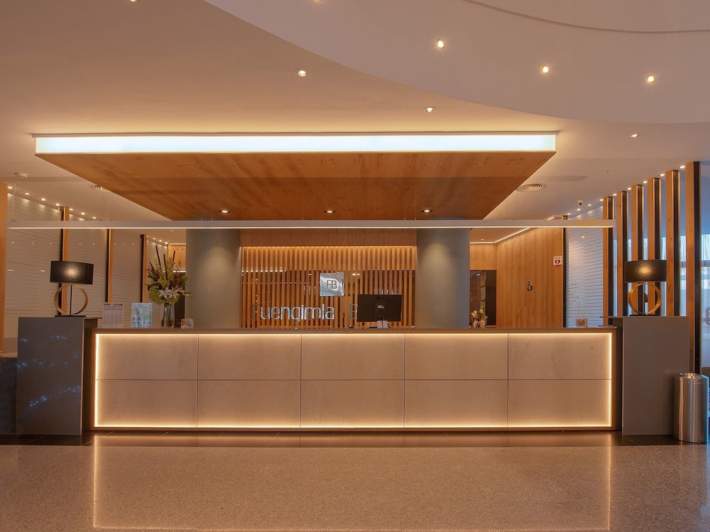 Aparthotel Fuengirola Beach — Hotel building in Fuengirola, Andalusia