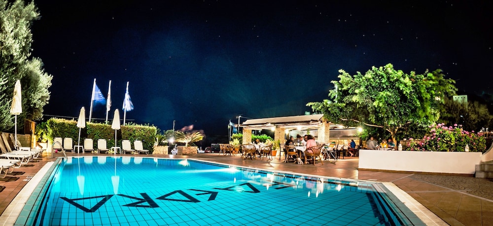 Faedra Beach Hotel — Swimming pool in Ammoudara (Agios Nikolaos)