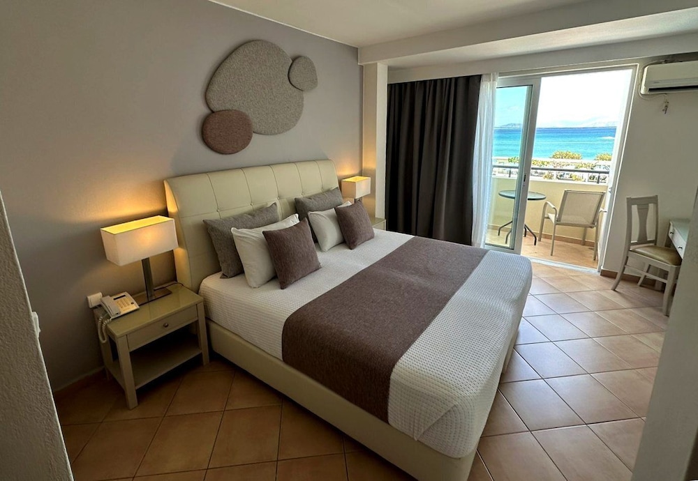 Faedra Beach Hotel — Hotel rooms in Ammoudara (Agios Nikolaos)