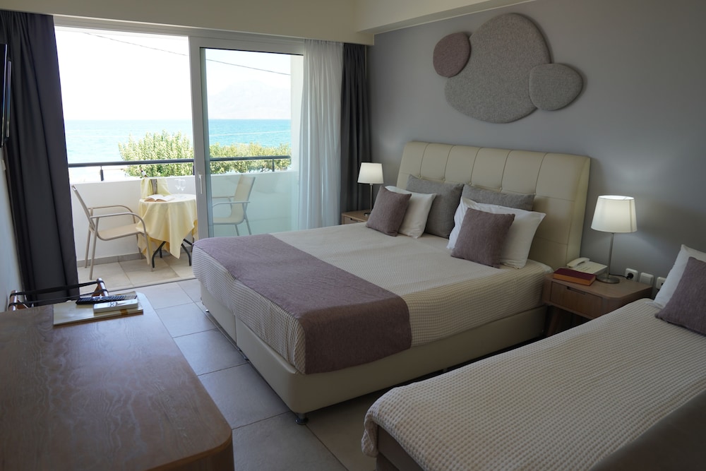 Faedra Beach Hotel — Hotel rooms in Ammoudara (Agios Nikolaos)