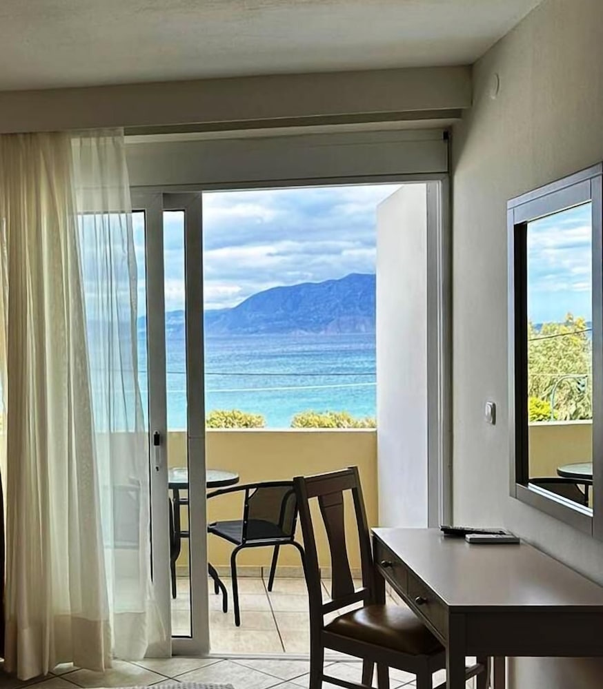 Faedra Beach Hotel — Hotel rooms in Ammoudara (Agios Nikolaos)
